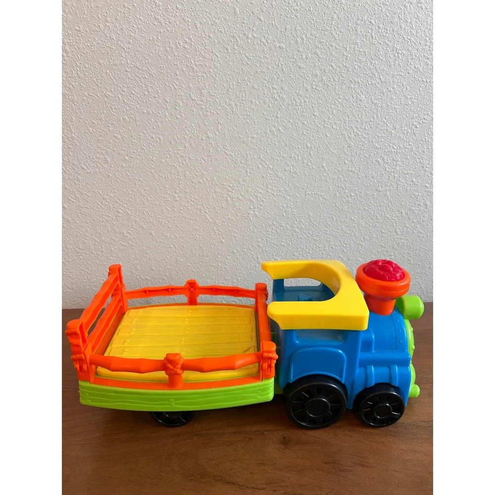 Fisher Price Little People Friendly Passengers Train Blue‎ Engine Trailer